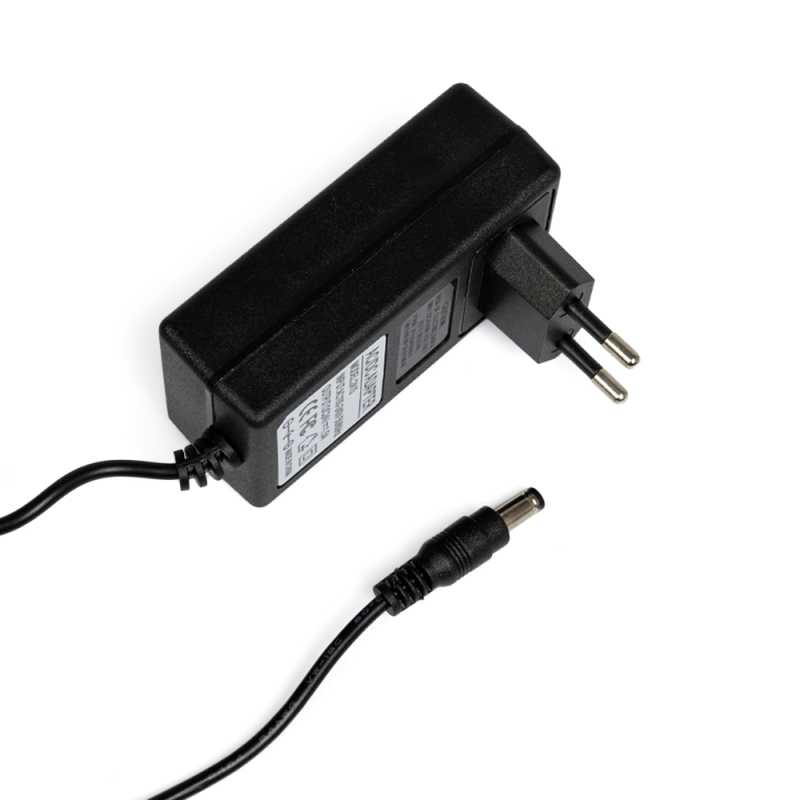 lampa-studyjna-tattoo-led-moon-clip