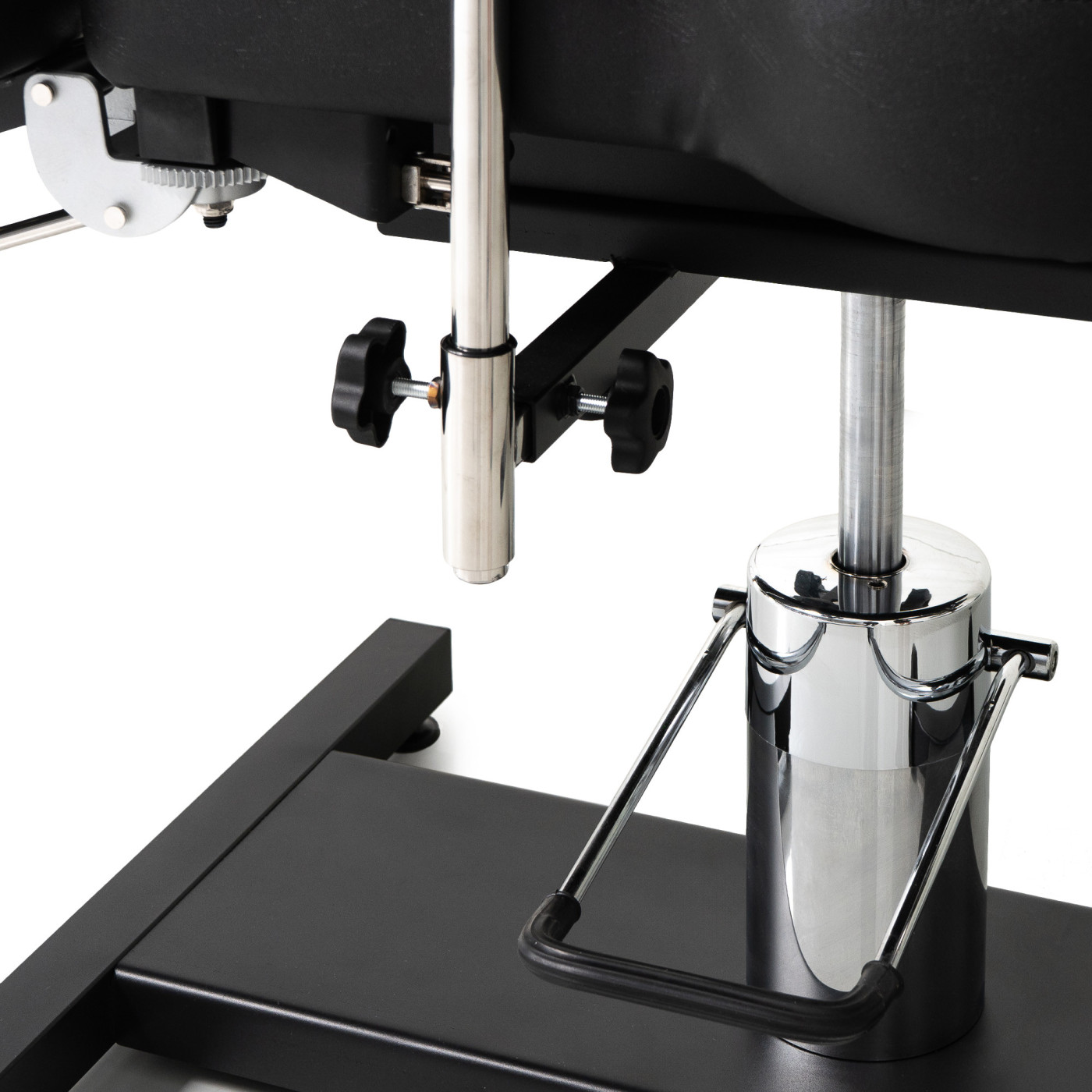 Professional hydraulic chair BLACK-CAT Professional hydraulic chair BLACK-CAT