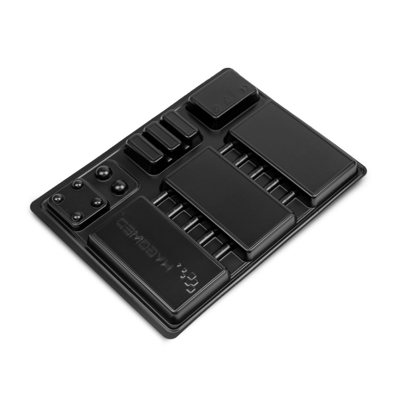 plastikowa-tacka-100-szt-czarna