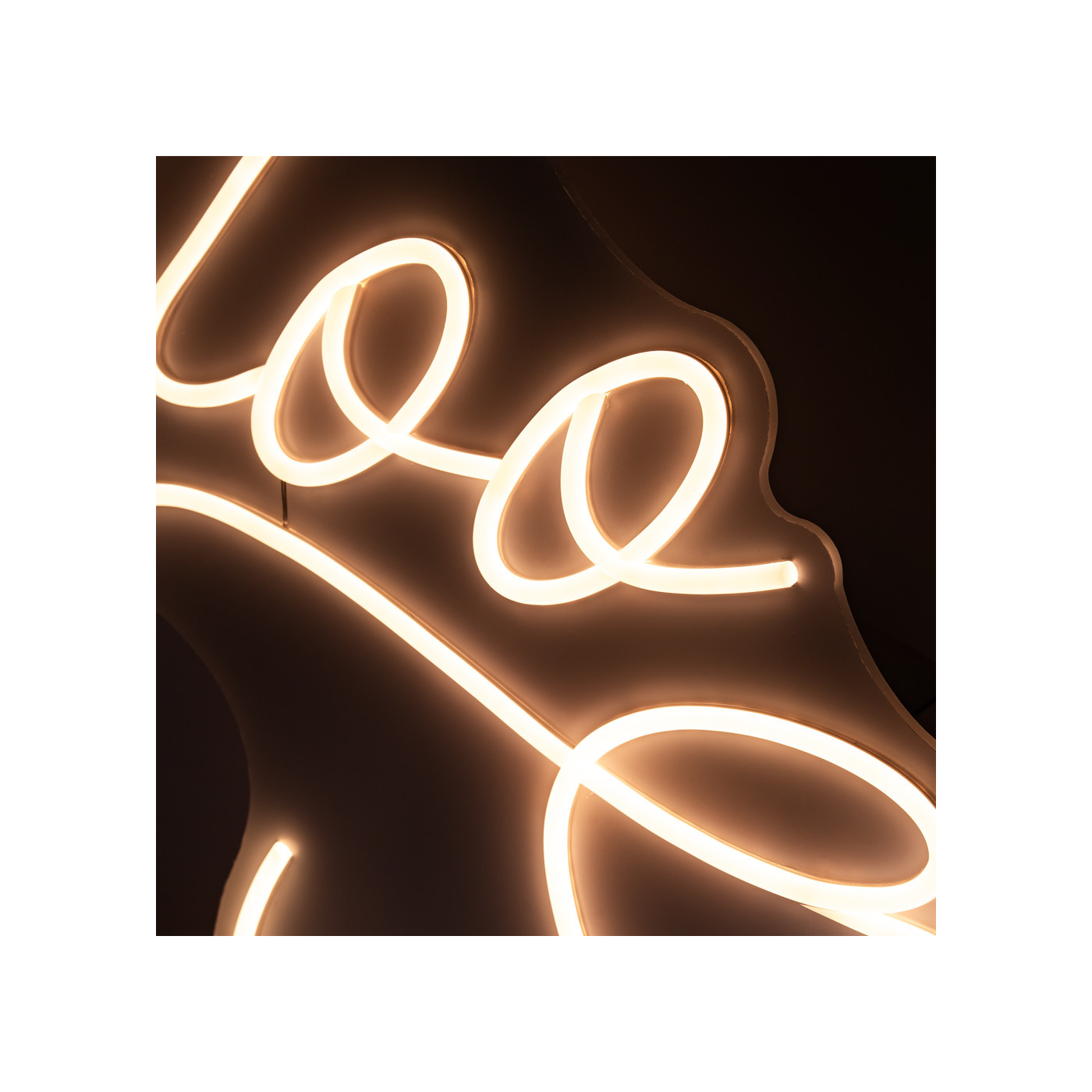 neon-tattoo-studio-zolty neon-tattoo-studio-zolty