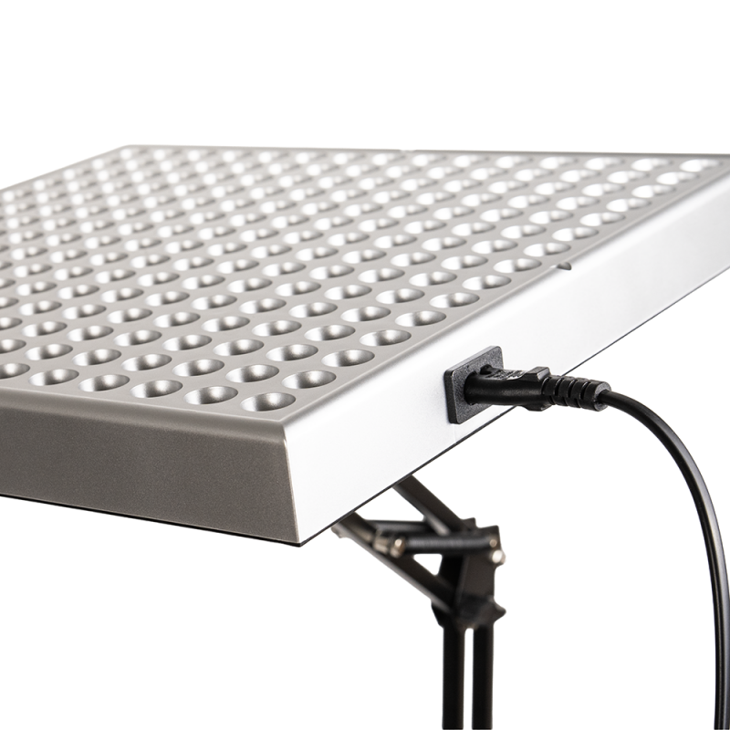 lampa-na-podczerwien-z-duzym-panelem