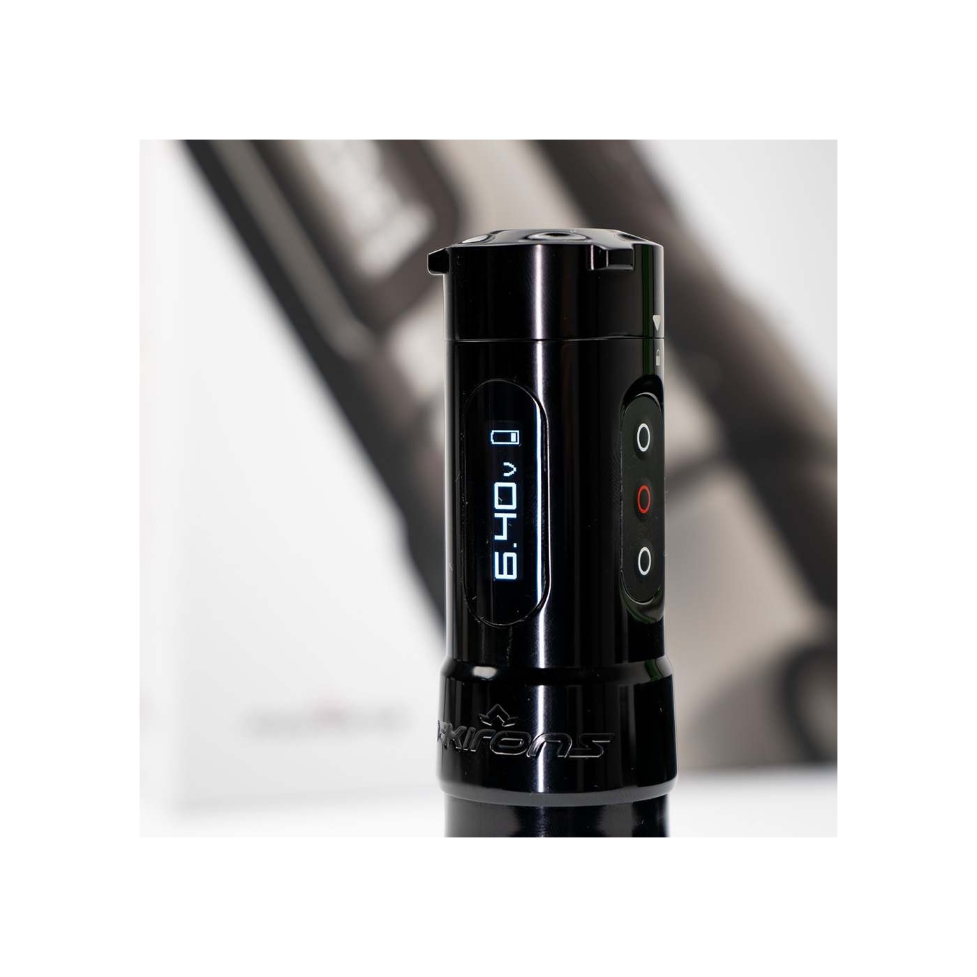 FK Irons ONE Update bezprzewodowa maszynka do tatuażu - 4.0 mm Stealth FK Irons ONE Update bezprzewodowa maszynka do tatuażu - 4.0 mm Stealth