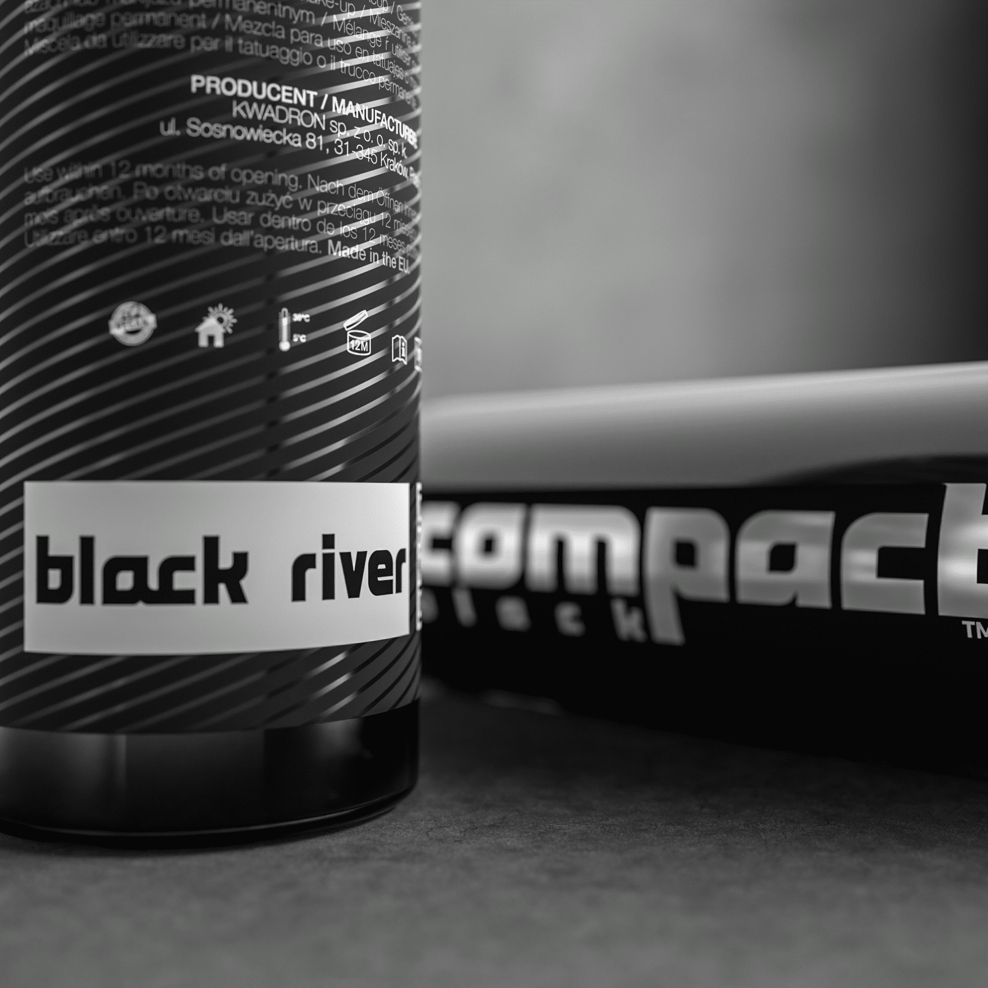 ODKRYJ NOWE MOŻLIWOŚCI Z FARBĄ COMPACT BLACK - BLACK RIVER